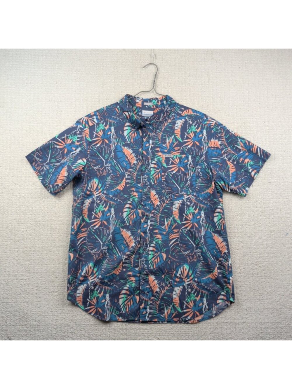 Columbia Rapid Rivers Short Sleeve Button Shirt Sz M Tropical Hawaiian Floral